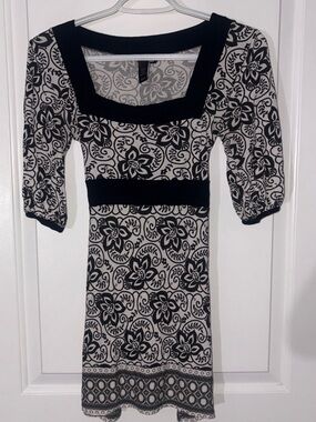 H&M Black and White Floral Square-Neck Long Sleeve Dress
